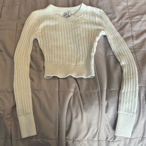 Hollister XXS cream sweater! Like brand new!